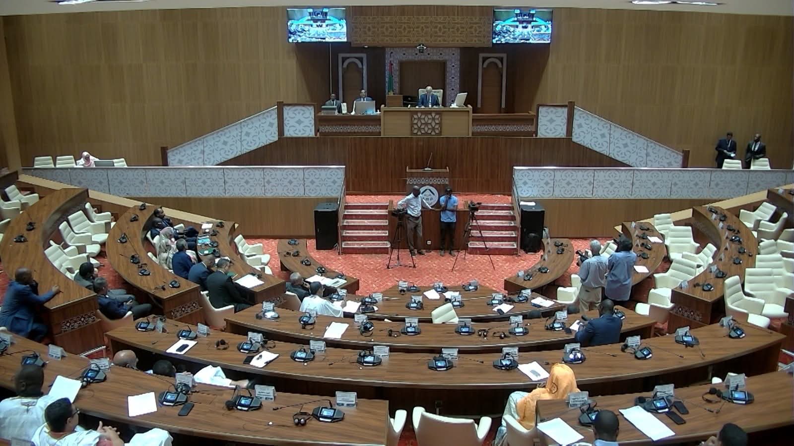 الجمعية الوطنية تصادق على مشروع قانون تمويل برنامج الاقتصاد الأزرق وتعزيز صمود الساحل