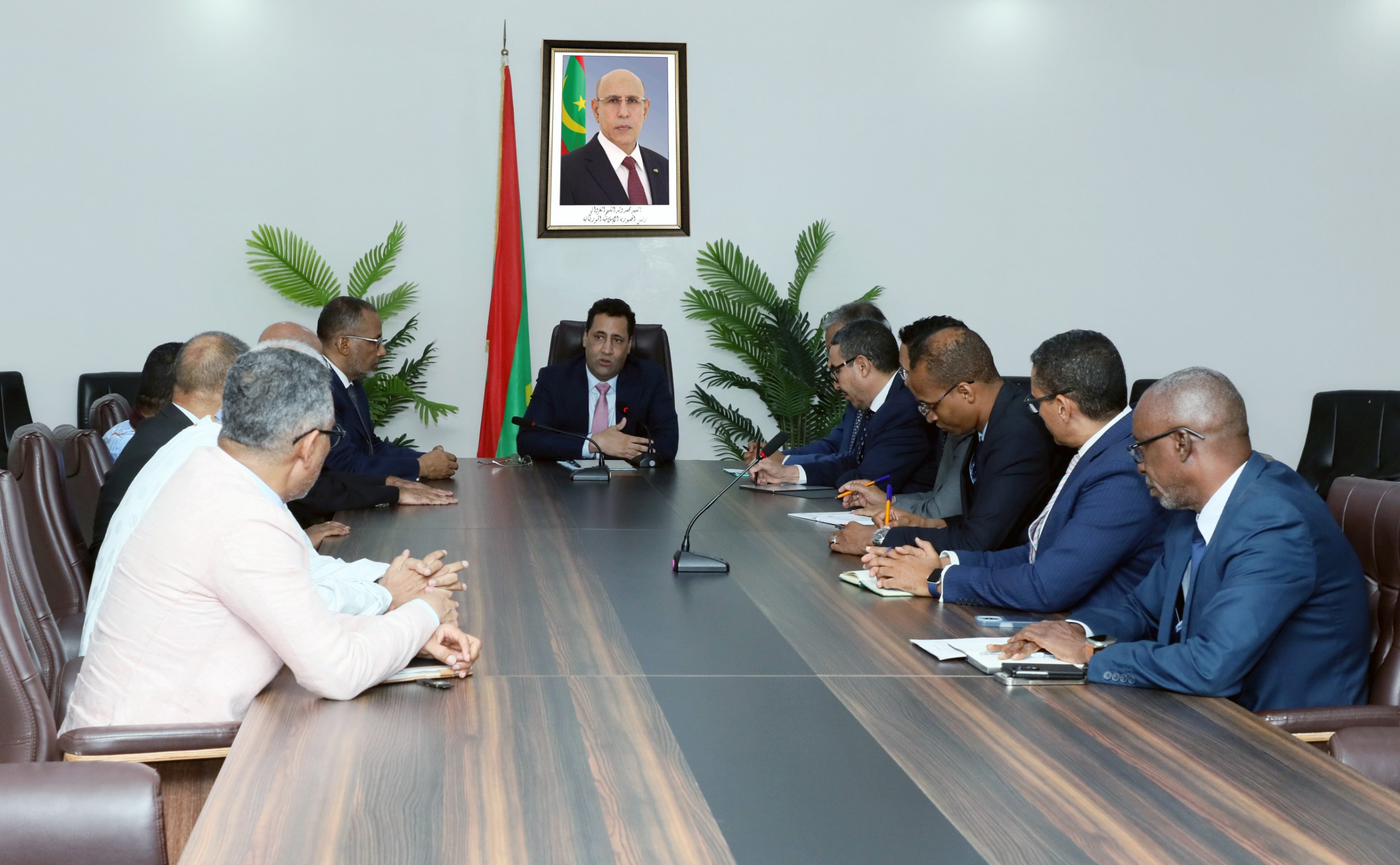 لوزير الأول يترأس اجتماعا يتعلق بمتابعة تموين السوق بالمنتجات البترولية