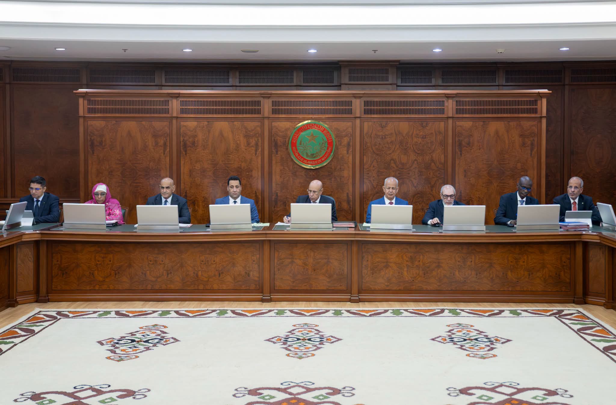 ترقب لقرارات استراتيجية: رئيس الجمهورية يترأس الاجتماع الأسبوعي لمجلس الوزراء بالقصر الرئاسي