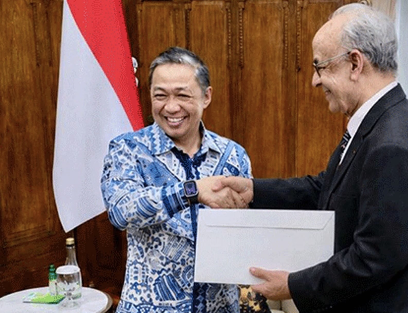 الوزير الأمين العام لرئاسة الجمهورية في إندونيسيا مبعوثا خاصا من رئيس الجمهورية