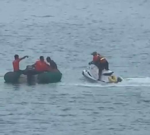 خفر السواحل ينتشل جثة شاب ويُنقذ آخر من الغرق في نواذيبو