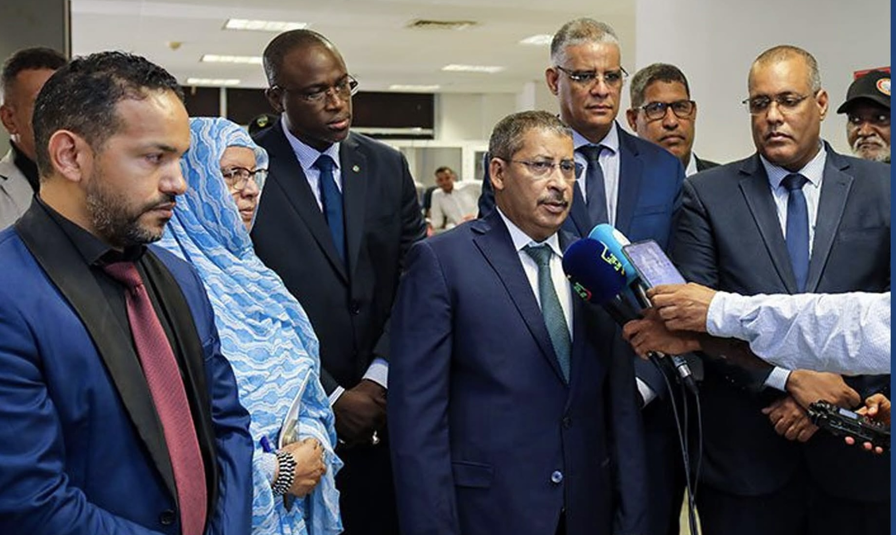 وزارة النقل تعلن رقمنة رخص السياقة ولوحات ترقيم السيارات واعتمادها في صيغة بيومترية