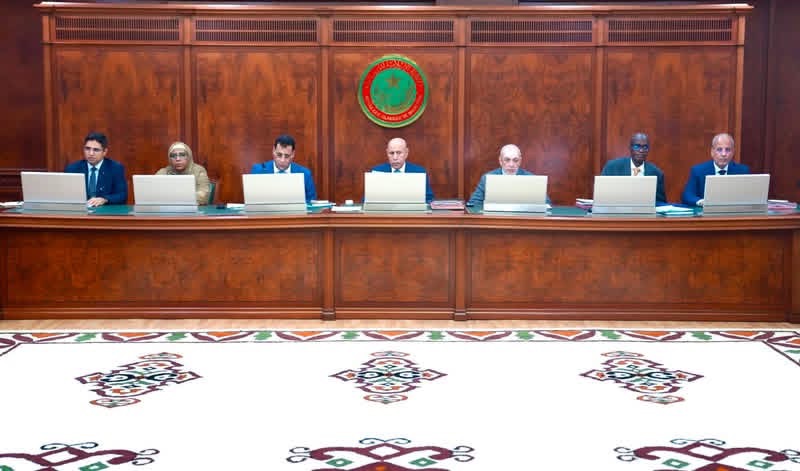 الحكومة تجتمع بعد انفراج أزمة الكهرباء التي شغلت الرأي العام
